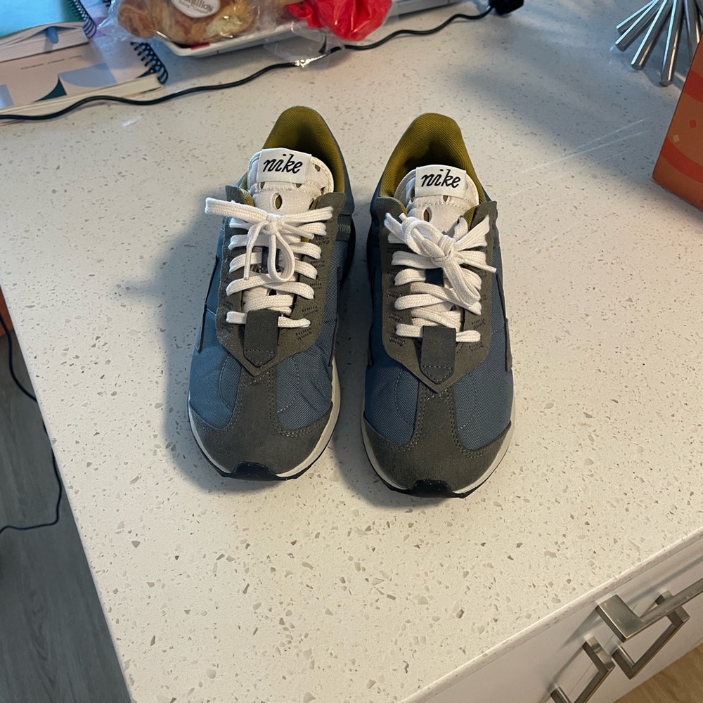 Nike Men's Air Max Pre-Day Gray and Blue Sneakers collectors item Sz 8 & 13